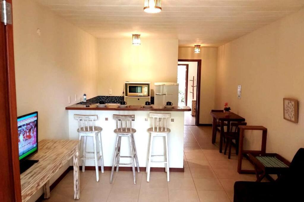 Imbassai - Casa Alto Padrão completa em Condominio Fechado - Vermelha Exterior foto