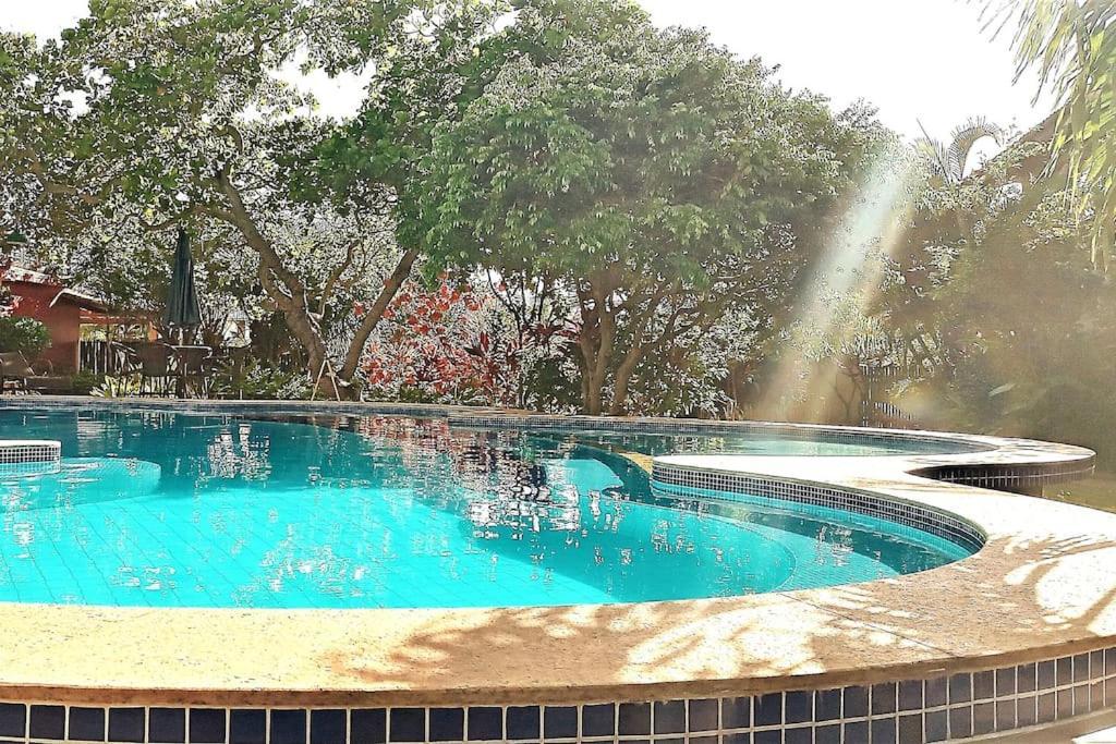 Imbassai - Casa Alto Padrão completa em Condominio Fechado - Vermelha Exterior foto